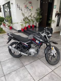 Yamaha YBR 125g black color all original