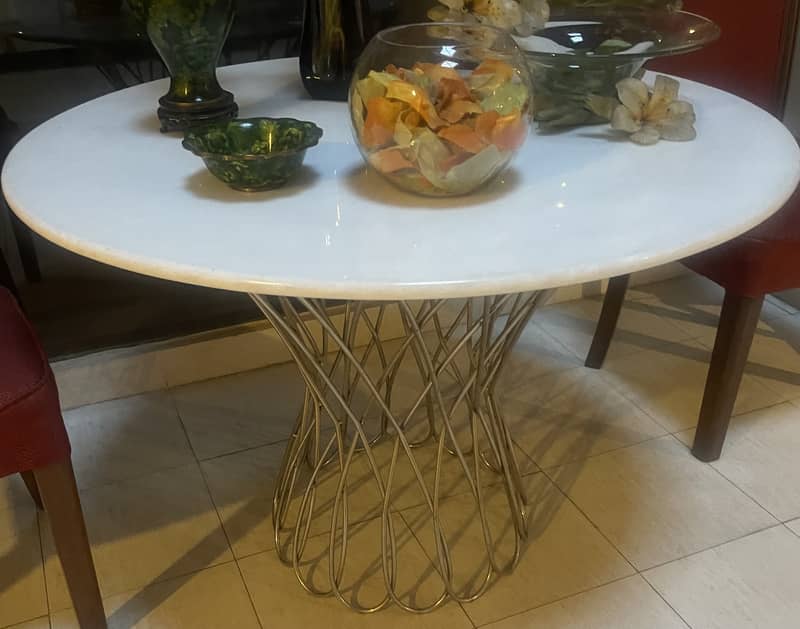 Console table (diameter 36") 2