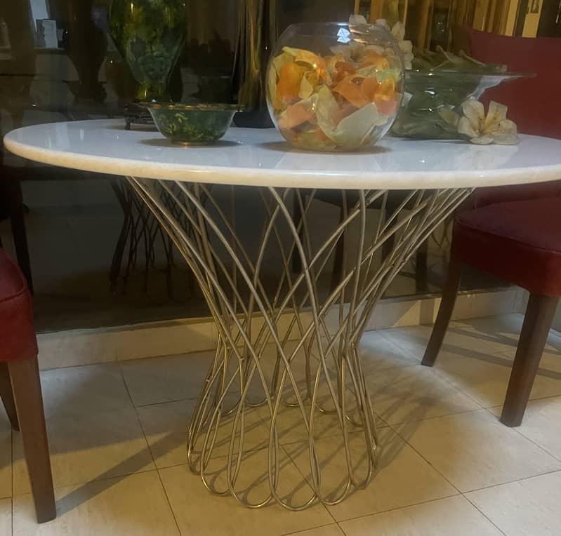 Console table (diameter 36") 3