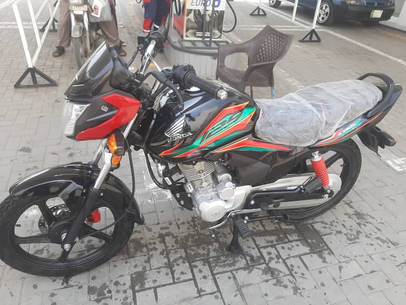 Honda CB 125F 2023 Black colour For Sale 5