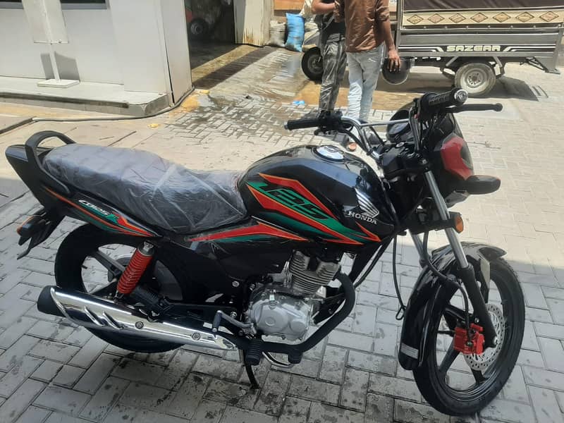 Honda CB 125F 2023 Black colour For Sale 8