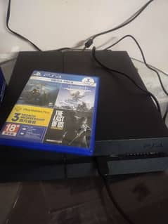 PS4 fat 1200 series 500 gb with two CDs and one controller