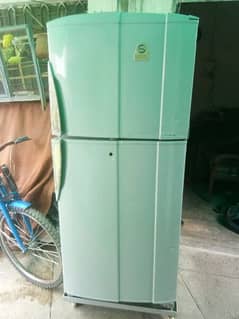 Full SizeXL PEL refrigenator/fridge for urgent sale
