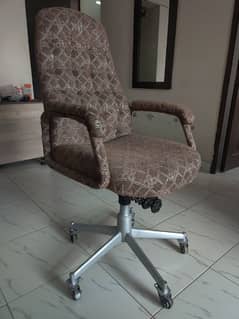 HIGH BEG Revolving chair
