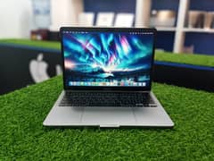 Macbook pro 2022 m2 chip space grey 8gb 512gb 10/10 condition