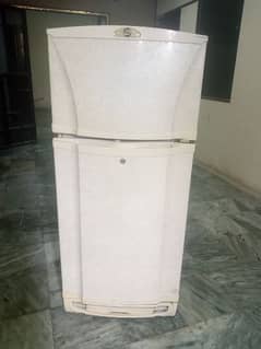 pel compny LA samal size good work and condition fridge