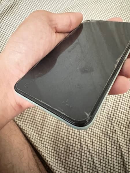 google pixel 5 Pta Approved 8/128 (Cracked) 8