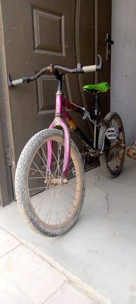 bycicle for sale condition ap logon k samny Hai demand 5000 hai 0