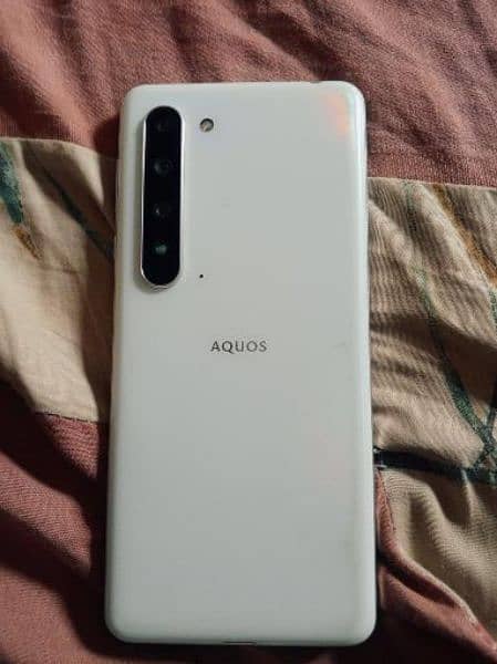 AQOUS R5G 12/256 NON PTA 0