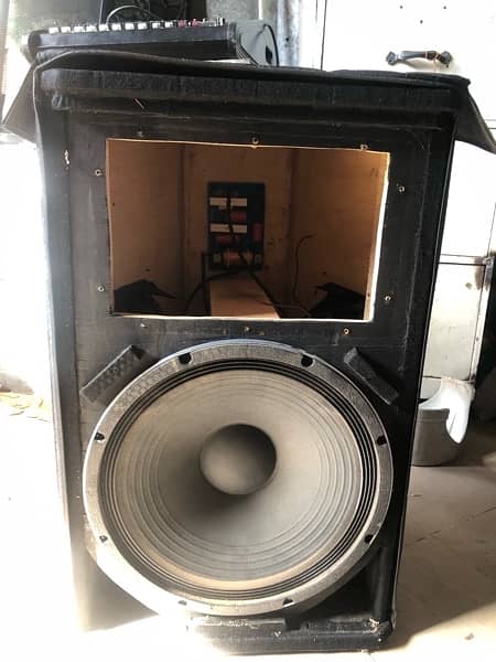 pair of P Audio 300 waats speakers 1