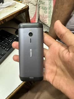 Nokia 230.