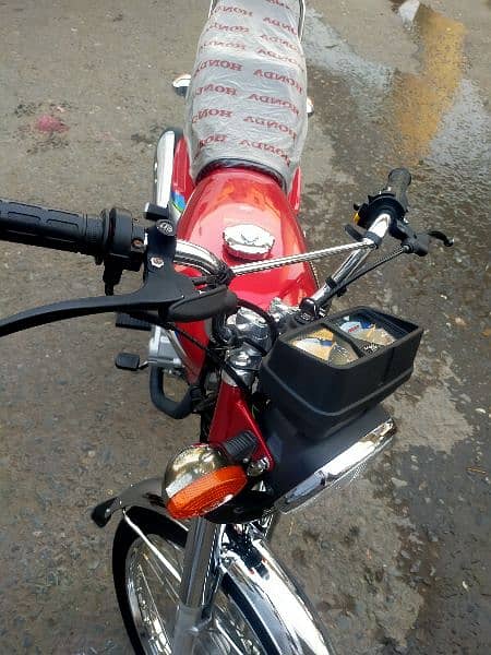 Honda 125 sall 2022 model 0 meter condition maon 6