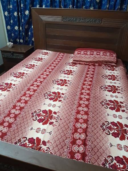 Queen bed with dressing 0