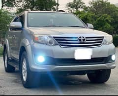 Toyota Fortuner V 2013