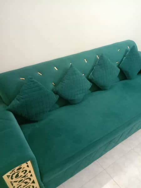 Luxury Sea Green Velvet colour 7 Seatears Sofa's Set Urgent Sale 8