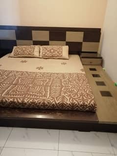 King Size Bed with 2 Side Tables And a Dressing Table