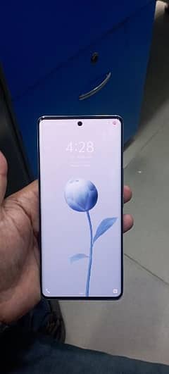 vivo v30 (12-256)