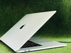 Apple MacBook Pro 2018 Core i7 16GB RAM 512GB SSD Space Gray