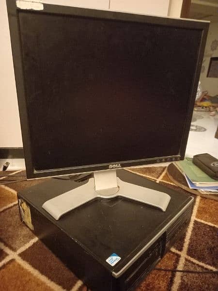 19 INCH DELL MONITOR FOR SALE 9