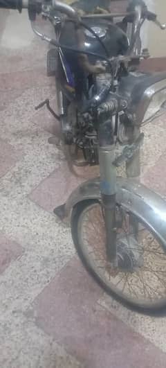 union star 2014 model genioun bike hai seat ka Thora bht Kam hai