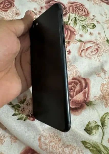 11k Urgent sell iPhone 7 2