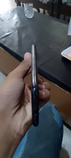 selling my iPhone 11pro non pta 0