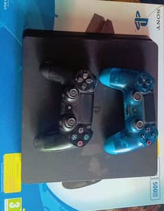 PS 4 with ( 2 controller)