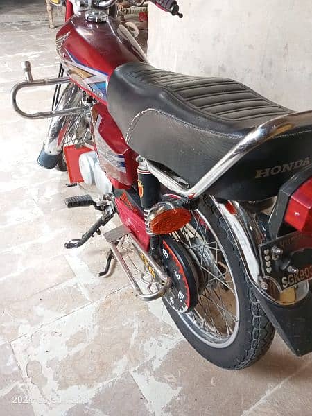 Honda CG 125, model 2020 4