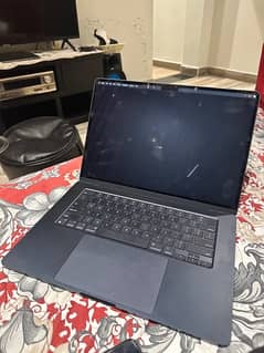 Macbook air 15” m2 16gb 256gb 5 cycles