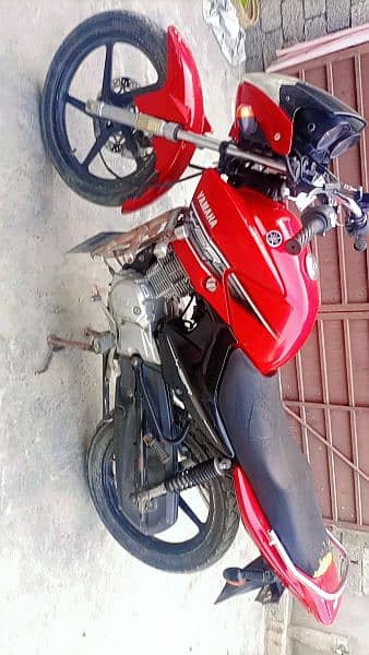 ybr 125 cc red colour 2