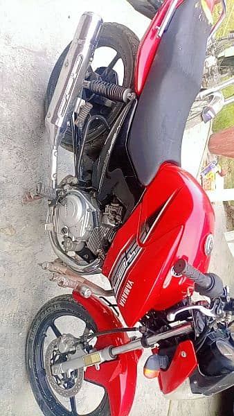 ybr 125 cc red colour 4