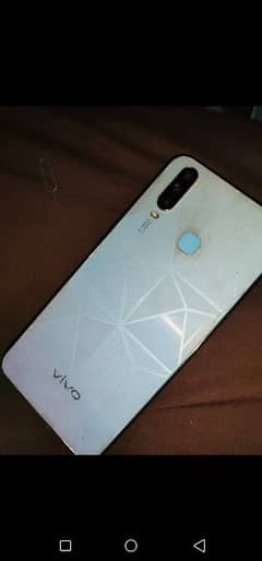 Vivo y17