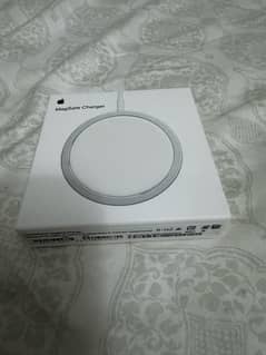 Apple IPhone 15 Pro max MagSafe charger from usa