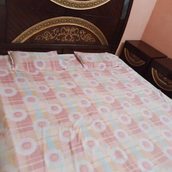 Bed set with shoks total new condition urgent seal contact 03144758085 1