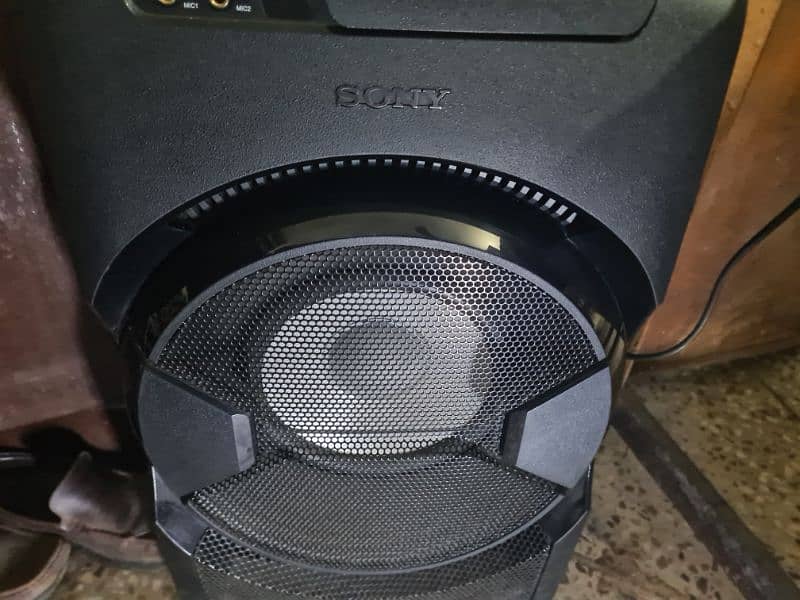 Sony MHC GT4D  1500 WATT SPEAKER 1