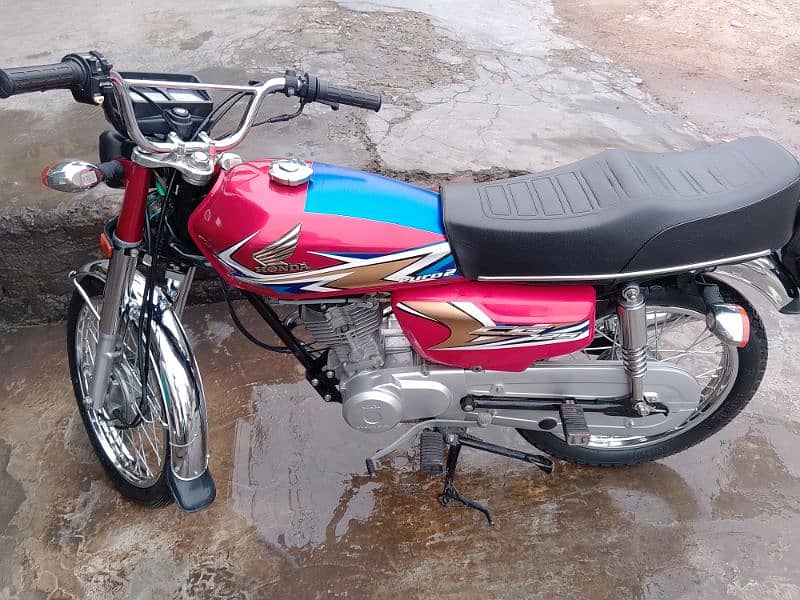 Honda CG 125 2013 color Red 2