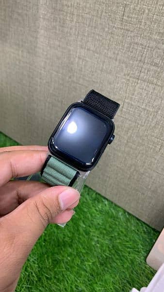 Apple SE 2nd generation 44MM 1