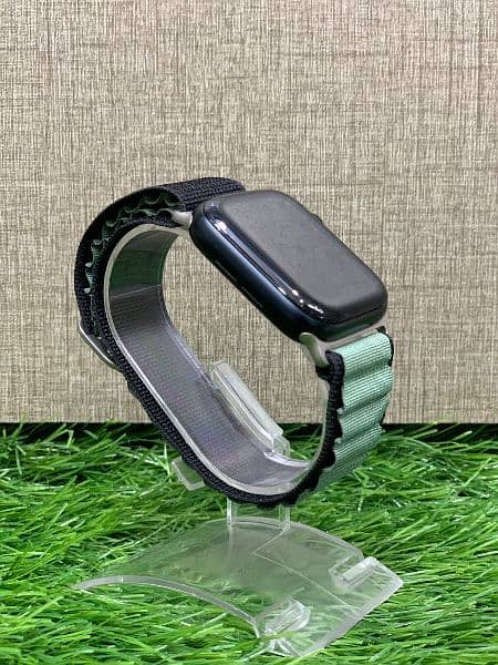 Apple SE 2nd generation 44MM 4