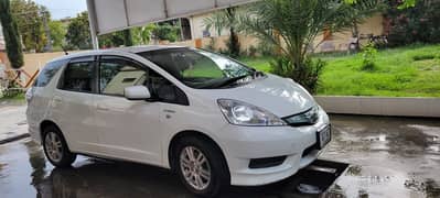 Honda Fit shuttle 2012