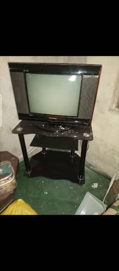 TV achi condition mn hai 21 inch ka