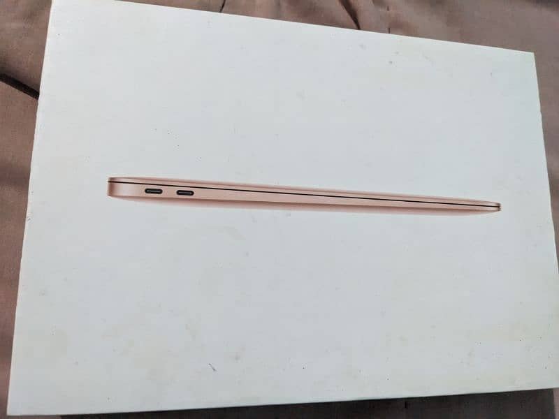 MacBook Air M1 8/250 9