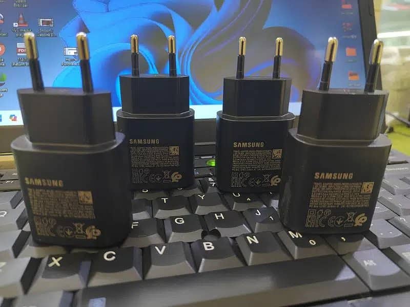 SAMSUNG ORIGINAL 25 W LOT CHARGER ONLY LIMITED DUBAI STOCK AVAILABLE 0