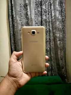 Samsung J7 prime in gold not a single scratch on front