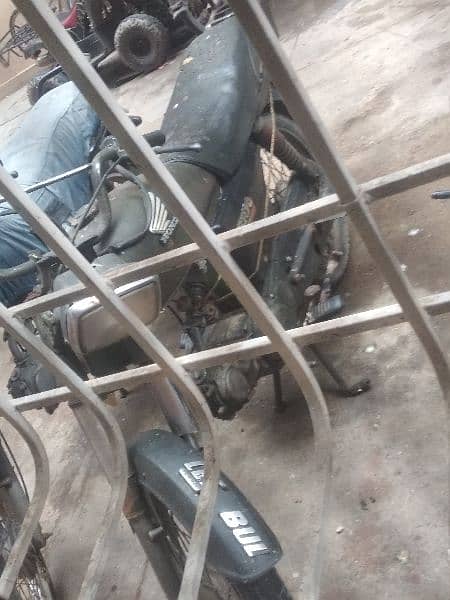 Honda CD 70 CC 92 MODEL sukkur NUMBER 03153527084 0