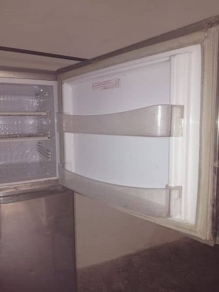 4 sale pel  refrigerator full size   condition  10/9 2