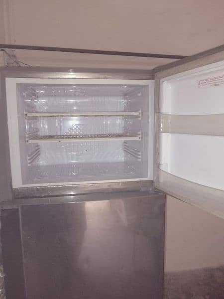 4 sale pel  refrigerator full size   condition  10/9 6