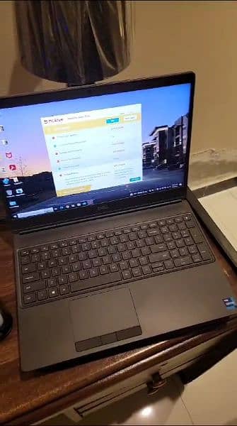 Dell Precision 7560 Laptop 15.6" 4K display 8