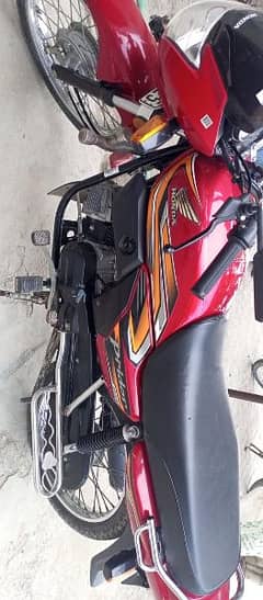 Honda prider 21/22 hy good condition hy over all genian hy new tayr