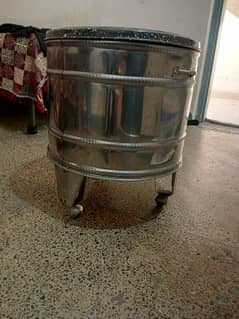 Gas tandoor in good condition (roti maker)