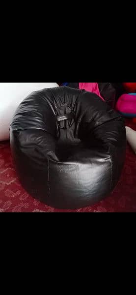 Leatherite bean bags 9